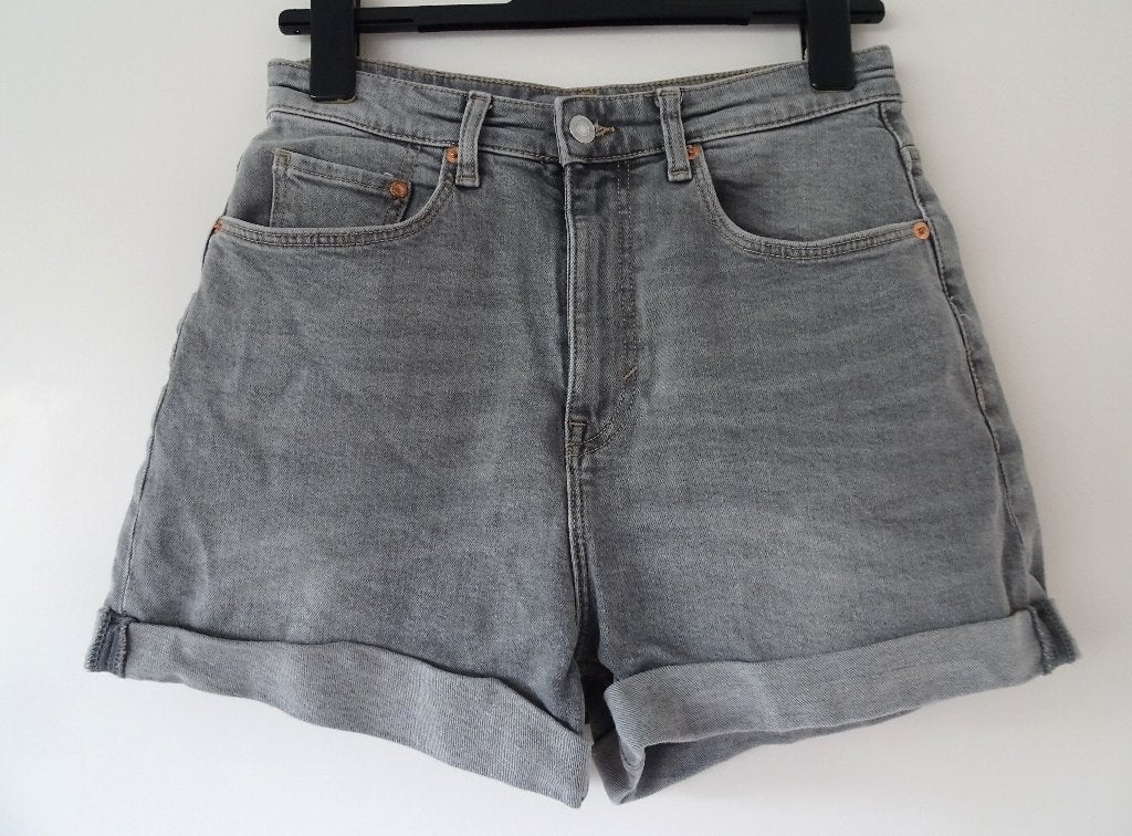 KORTE SPIJKERBROEK VAN MOM SHORTS MAAT 38, Ophalen of Verzenden, Zo goed als nieuw, W30 - W32 (confectie 38/40), Grijs