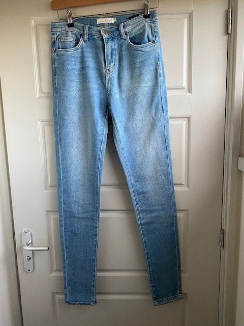 Nieuwe jeans van Circle of Trust Pippa Paccific maat 26, Kleding | Dames, Blauw, Nieuw, Ophalen of Verzenden, W27 (confectie 34) of kleiner