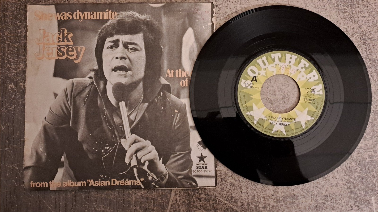 Jack jersey  - she was dynamite, Gebruikt, 7 inch, Pop, Fotohoes