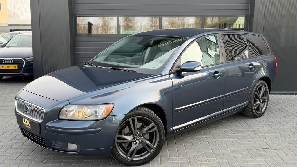 Volvo V50 2.4i Momentum Airco|Automaat|NAP, Auto's, Volvo, Gebruikt, 700 kg, Blauw, 2435 cc