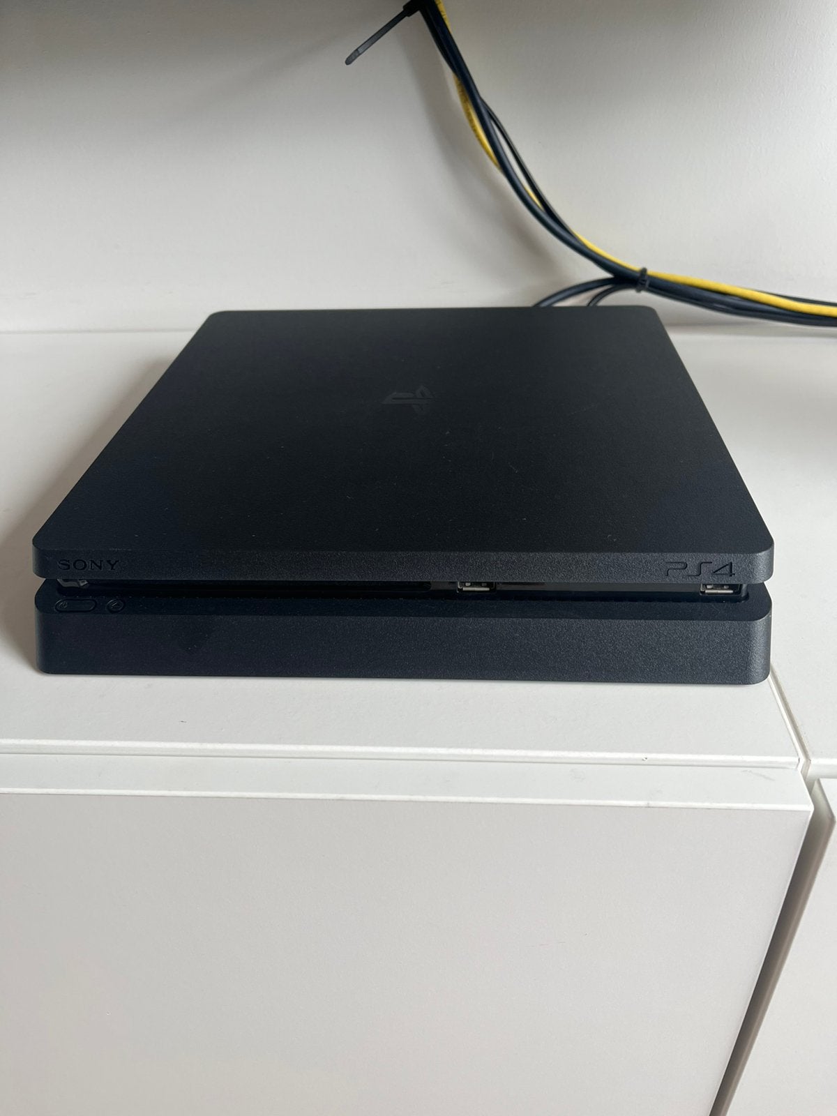 PS4 Slim Playstation 4 slim 1tb, Ophalen, Zo goed als nieuw, Zonder controller, 1 TB
