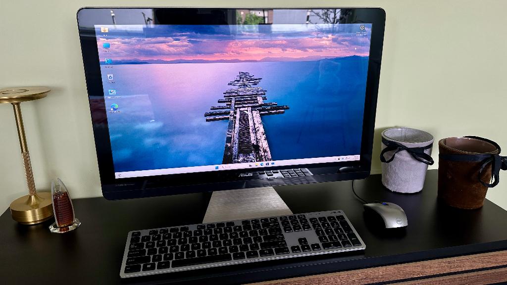 Prachtige ASUS All in One PC Zen AiO Pro 24'' Touchscreen, Computers en Software, Met monitor, 2 tot 3 Ghz, 8 GB, Ophalen of Verzenden