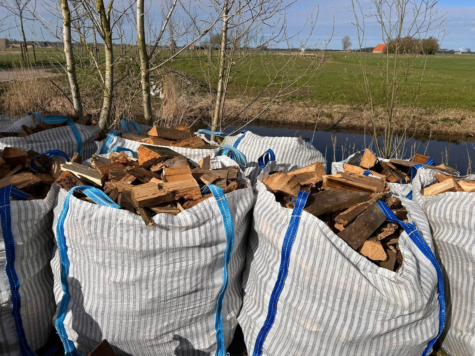 Brandhout: Gemengd hout in big bags openhaardhout Dronryp, Tuin en Terras, Haardhout, 6 m³ of meer, Ophalen