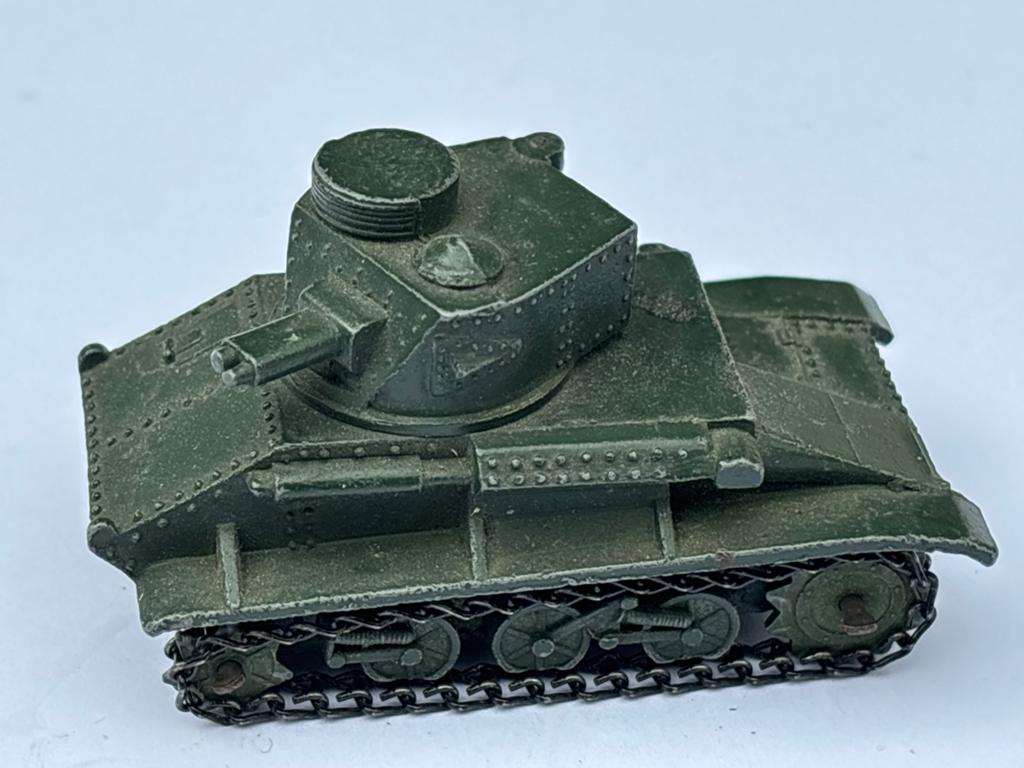 Dinky VICKERS ARMSTRONG LIGHT TANK 152A British Army Dinky, Ophalen of Verzenden, Landmacht, Engeland, Overige typen