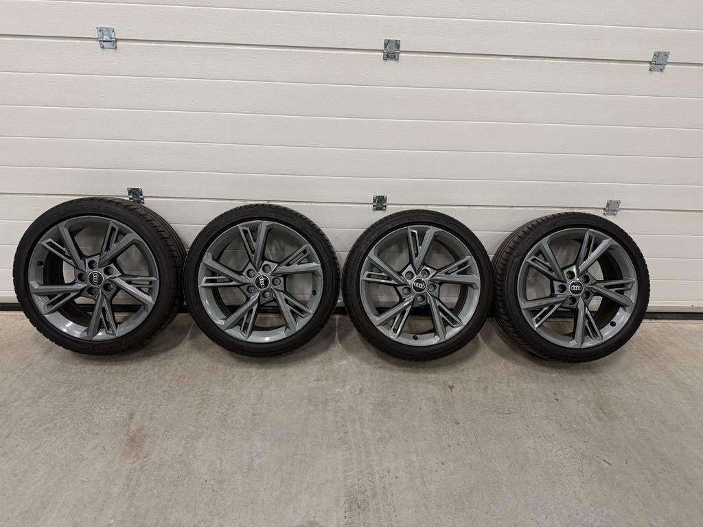 Org. 18" inch Audi S line velgen + Bridgestone 225/40/18, Ophalen, 18 inch, Gebruikt, Velg(en)