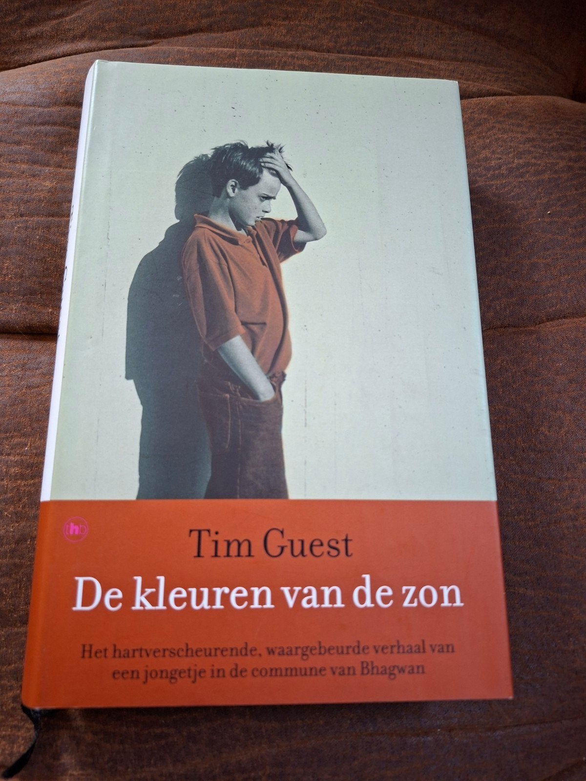 T. Guest - De kleuren van de zon, Ophalen of Verzenden, Zo goed als nieuw, T. Guest