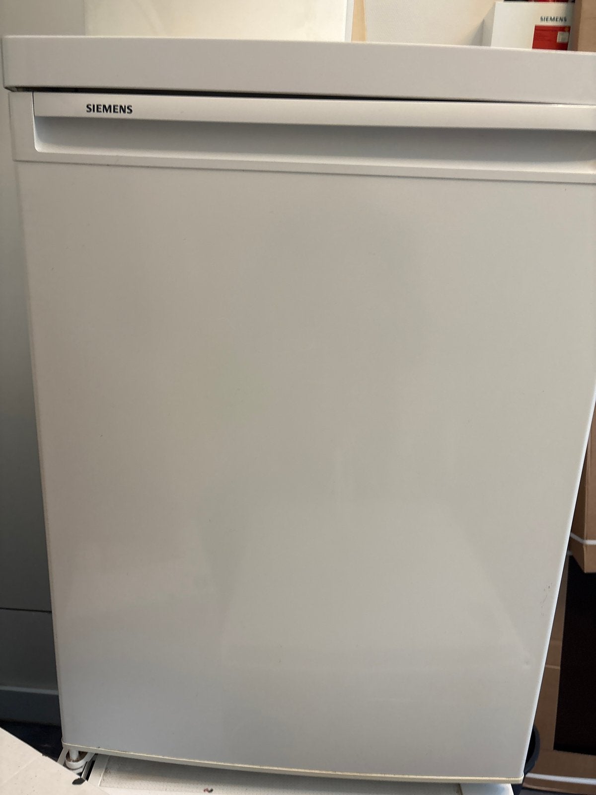 Siemens Koelkast - Compact en Efficiënt, Witgoed en Apparatuur, Koelkasten en IJskasten, 85 tot 120 cm, Zonder vriesvak, 100 tot 150 liter
