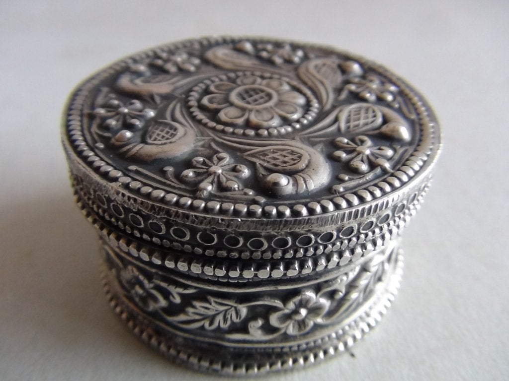 Antiek zilver FE14 OUD pillendoosje India zilverkeur 90%, Verzenden, Zilver