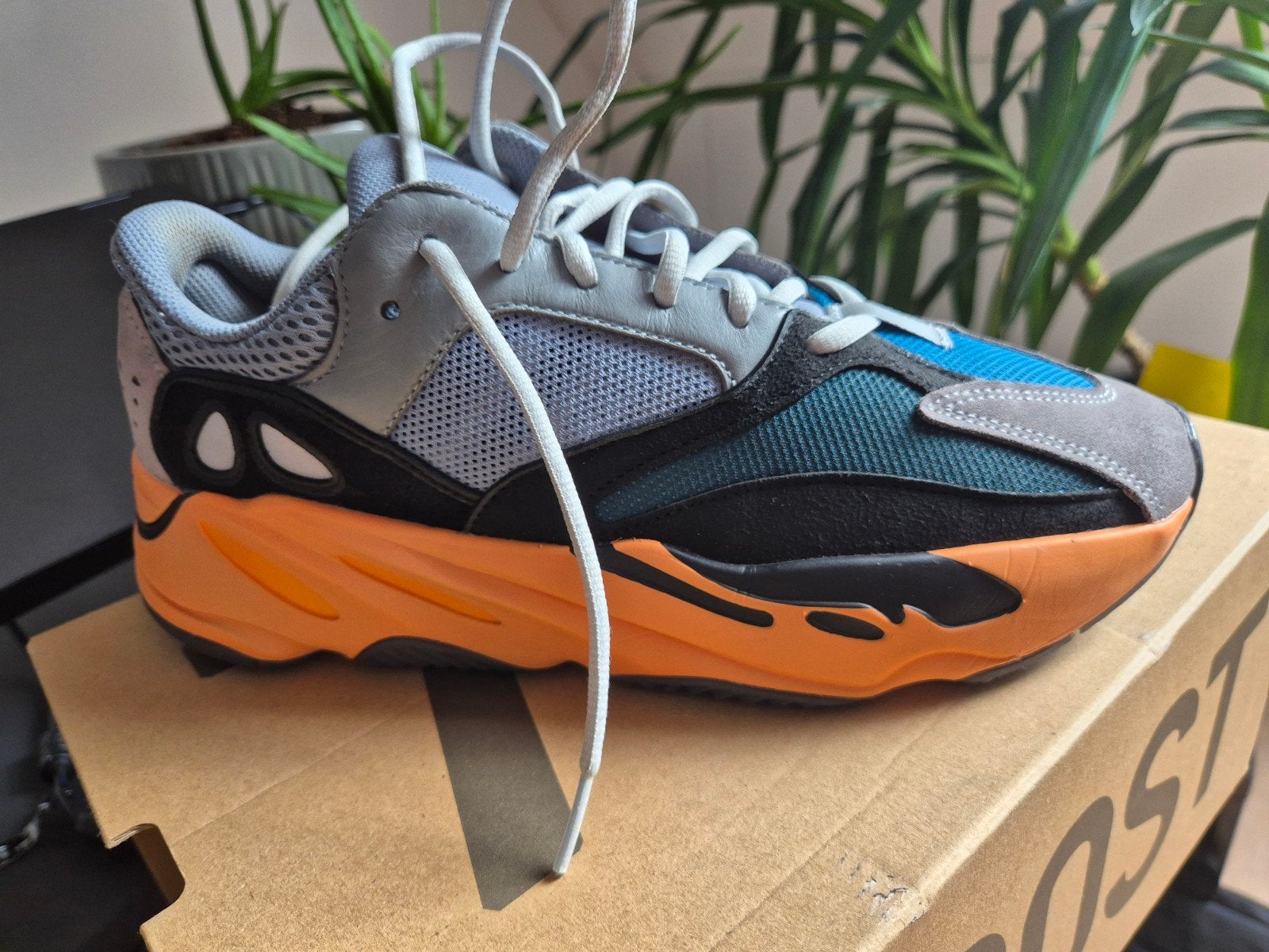 Yeezy Boost 700 ‘Wash Orange’ – maat 43 –origineel incl.doos, Overige kleuren, Ophalen of Verzenden, Adidas Yeezy, Sneakers of Gympen
