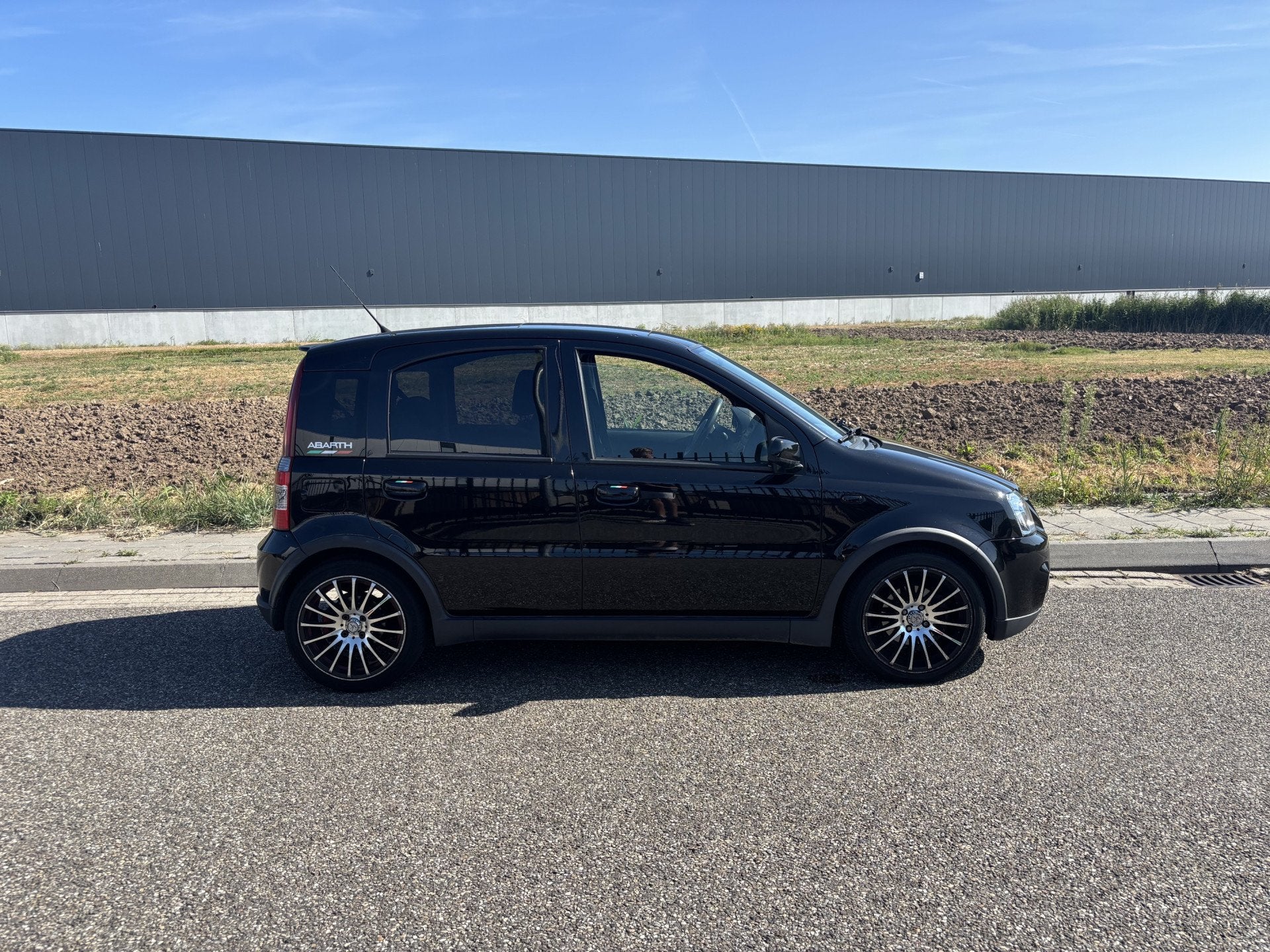 Fiat Panda 1.4 16V Sport Koppakking lek. (bj 2007), Voorwielaandrijving, Gebruikt, 31 €/maand, Zwart