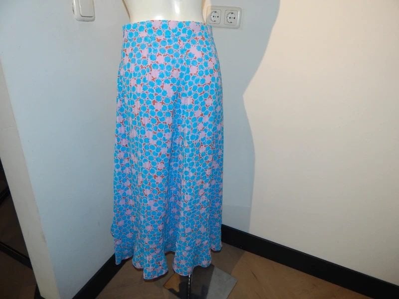Stine Goya pracht rok hemels blauw in print soort ophaal S, Zo goed als nieuw, Stine Goya, Maat 36 (S), Onder de knie