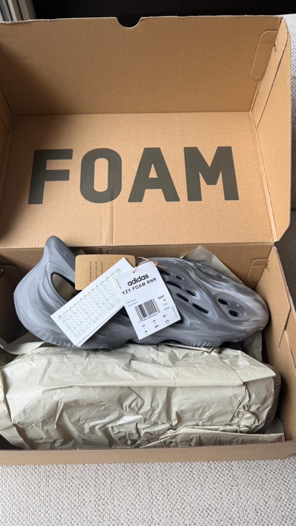 YEEZY FOAM 44 1/3, Kleding | Heren, Schoenen, Overige kleuren, Nieuw, Ophalen of Verzenden, Sneakers of Gympen