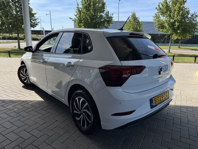 Volkswagen Polo 1.0 TSI LIFE BUSINESS (bj 2023), Auto's, Voorwielaandrijving, Stof, Gebruikt, Euro 6