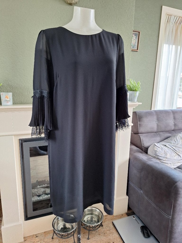 Atmos Fashion zwart trompet mouw jurk 38 M, Maat 38/40 (M), Verzenden, Zwart, Zo goed als nieuw