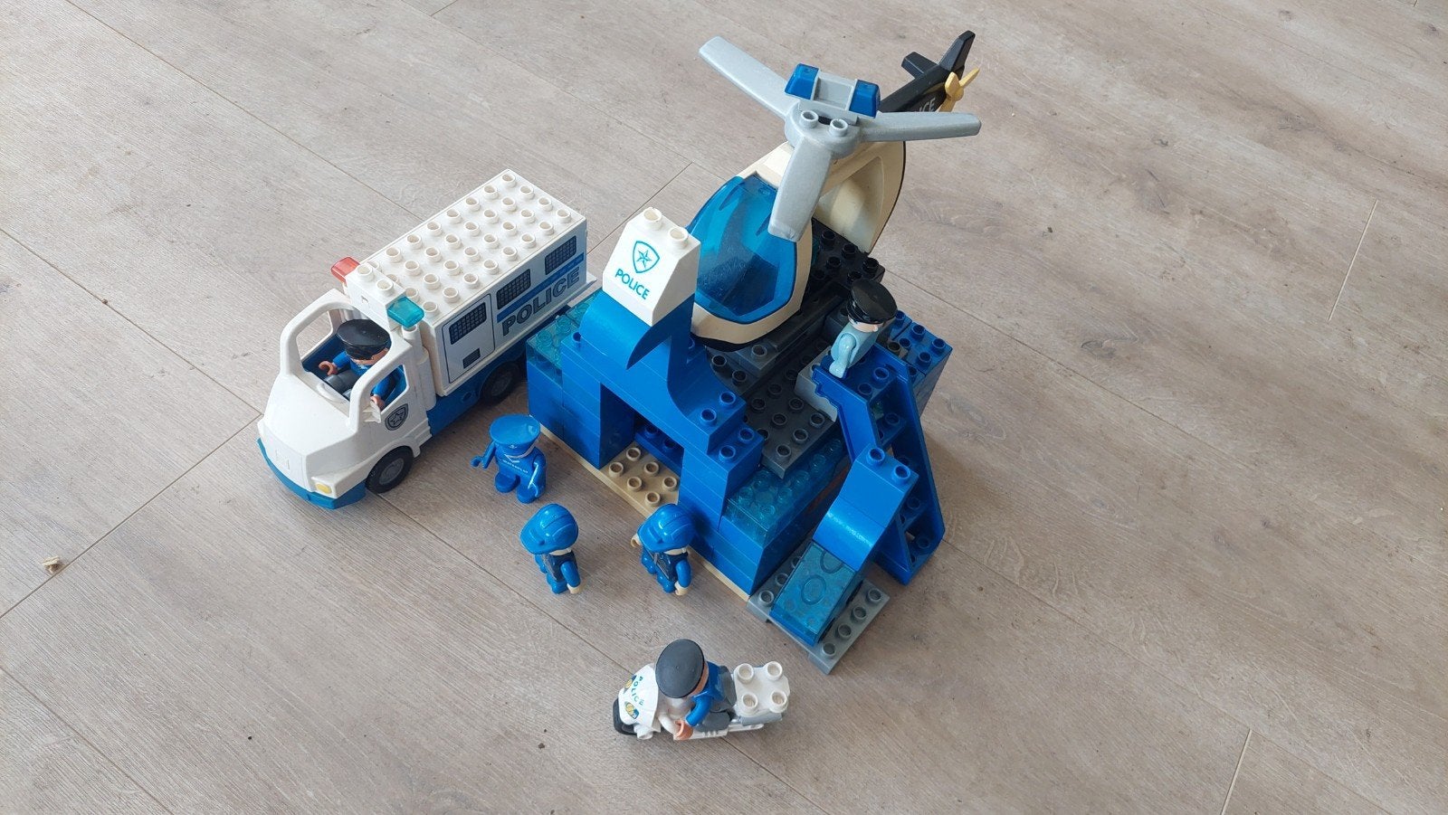 Lego Duplo Politiebureau met voertuigen en figuren, Kinderen en Baby's, Speelgoed | Duplo en Lego, Ophalen of Verzenden, Duplo