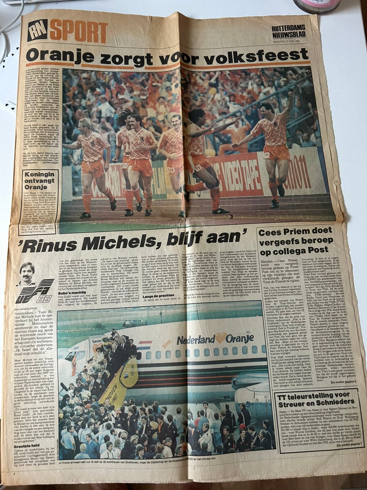 Krant Nederlands Elftal (Orjanje) EK 1988, Verzamelen, Ophalen of Verzenden, Gebruikt, Overige binnenlandse clubs