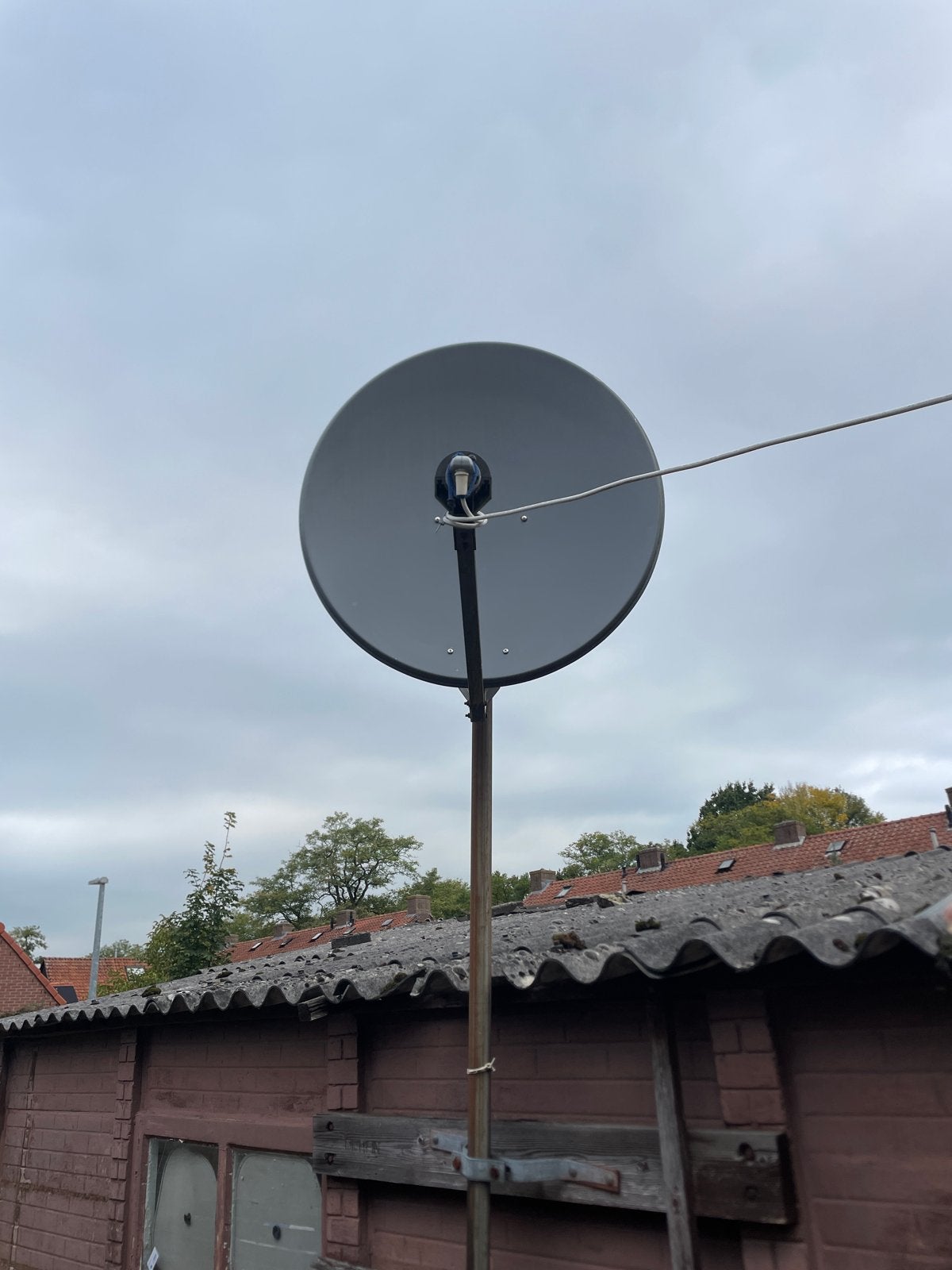 Schotelantenne voor satellietontvangst, Ophalen of Verzenden, Gebruikt, (Schotel)antenne, Overige merken