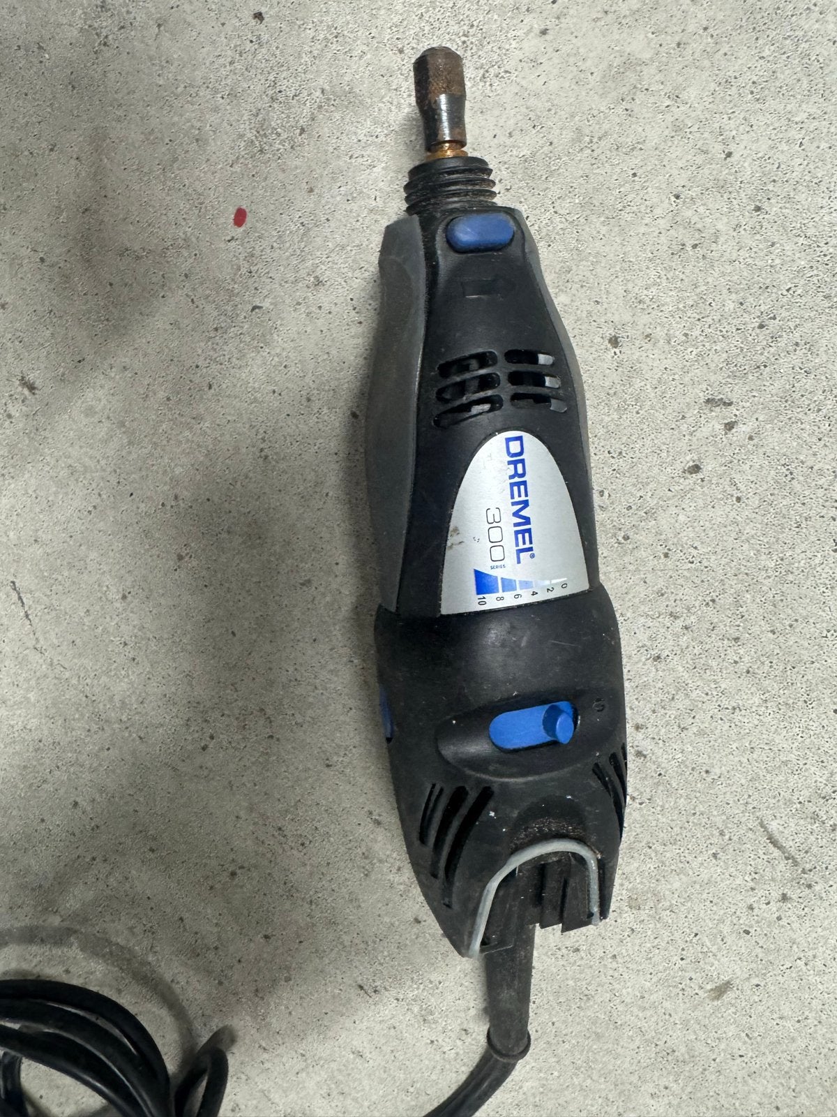 Dremel 300 Multitool - Gebruikt maar werkt perfect, Ophalen of Verzenden, Gebruikt, Multitool, Overige merken