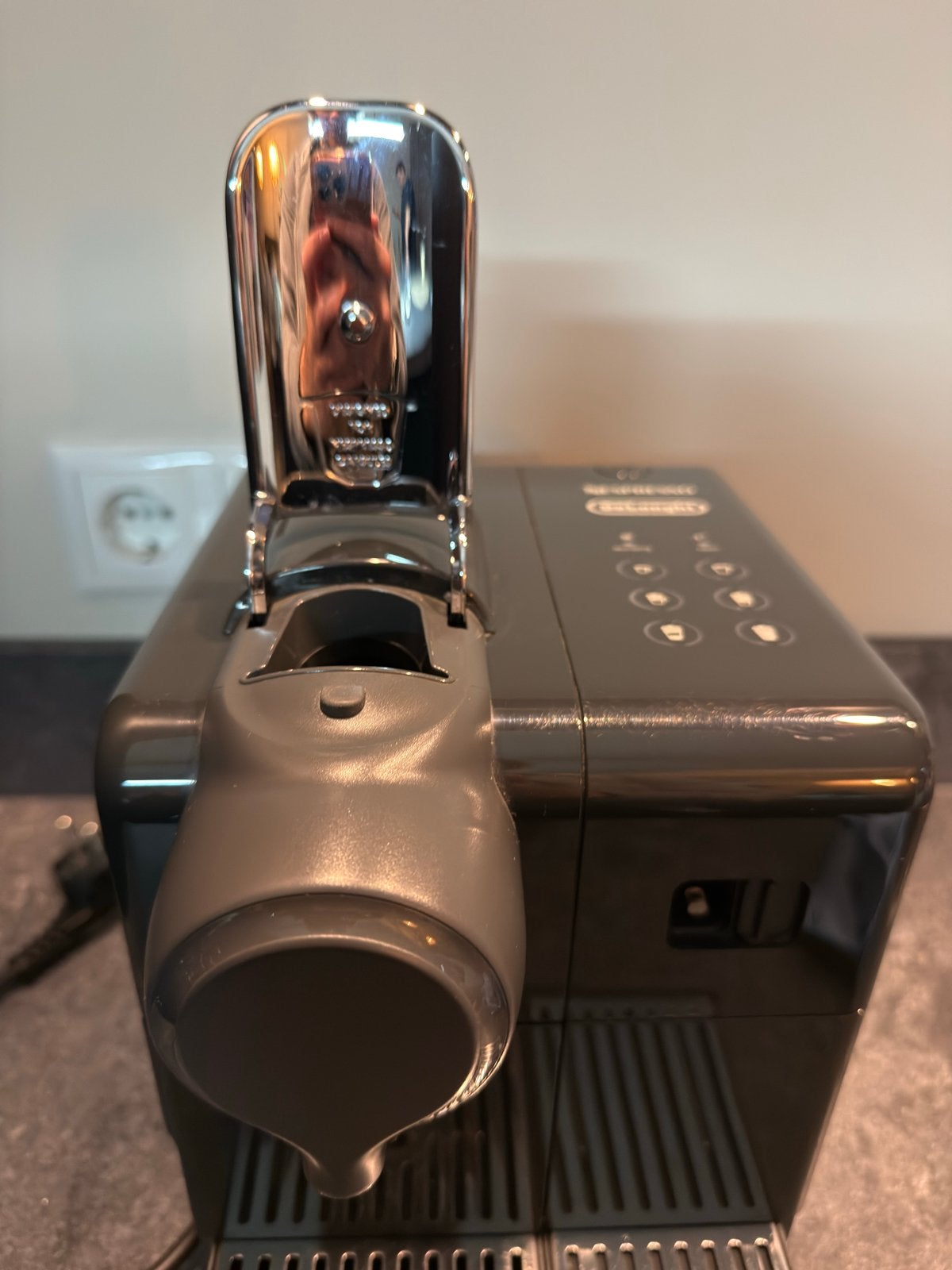 Foto 5 van DeLonghi Nespresso Lattissima One EN500.B