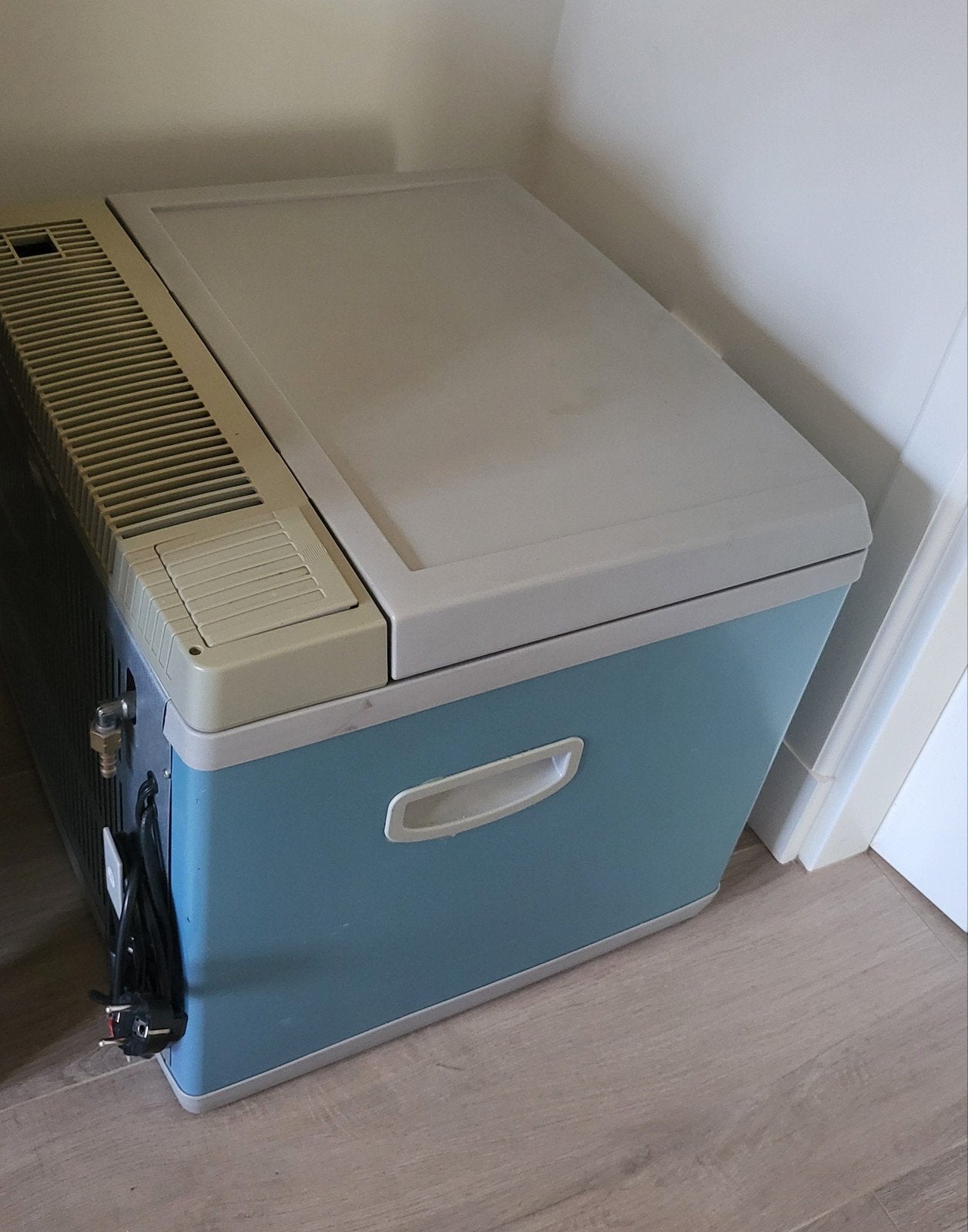 Mobicool absorptie Koelbox - Ideaal voor Camping en Reizen, Ophalen, Gebruikt, Koelbox, Elektrisch