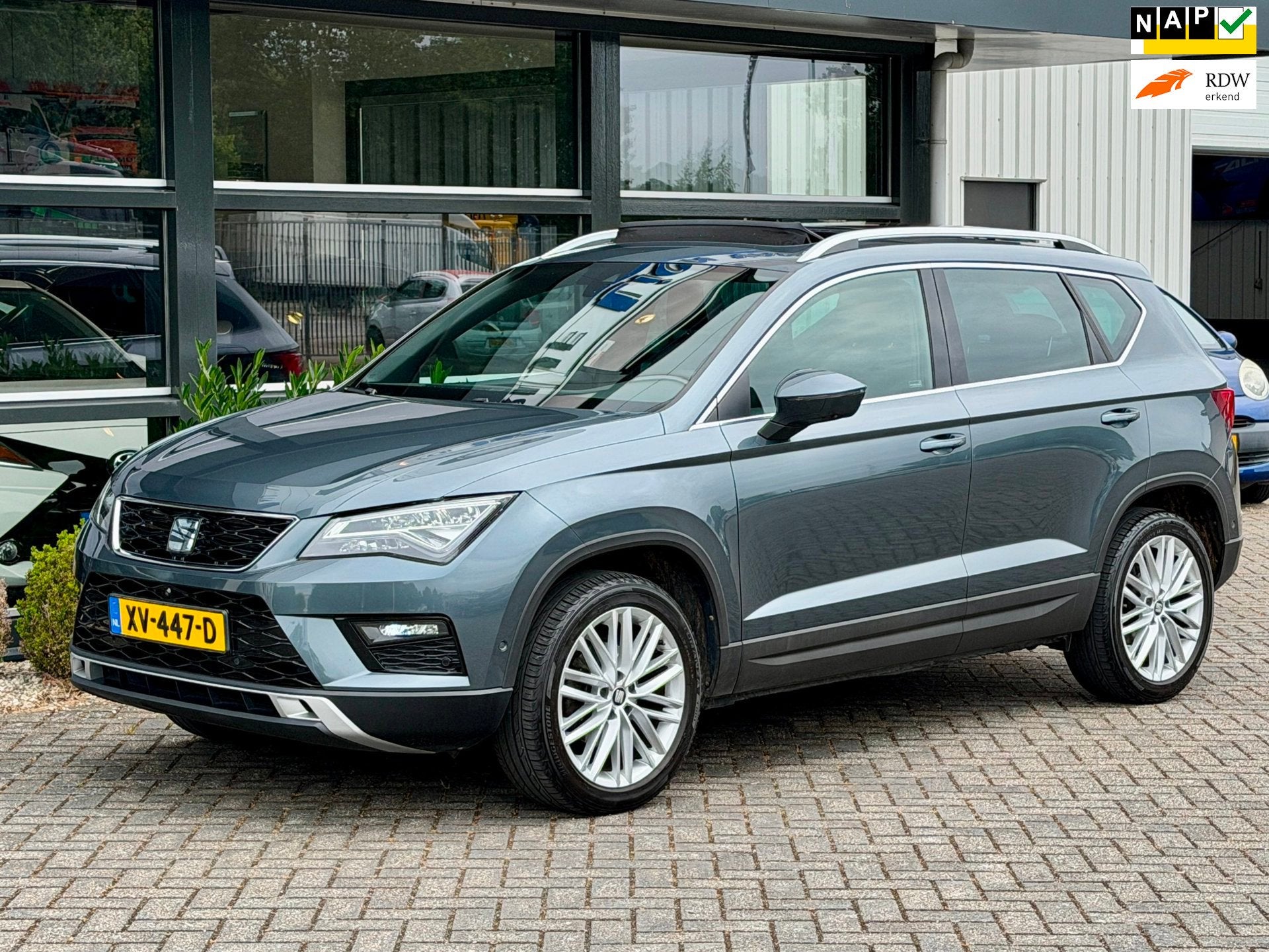 Seat Ateca 1.5 TSI Xcellence Business Intense Trekhk Pano NA, Auto's, Seat, Dealer onderhouden, Stof, 4 cilinders, 150 pk