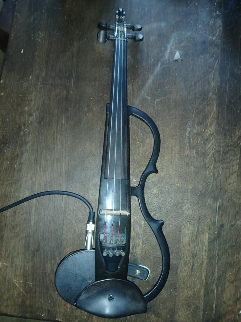Yamaha silent violin (electrische viool), Muziek en Instrumenten, Ophalen, Gebruikt, 4/4-viool