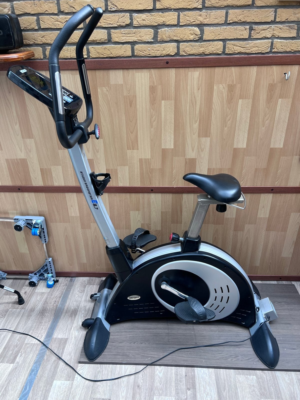 Hometrainer Motion Studio Ergometer E9.7 - Goed Werkend, Sport en Fitness, Fitnessapparatuur, Ophalen, Gebruikt, Metaal, Benen