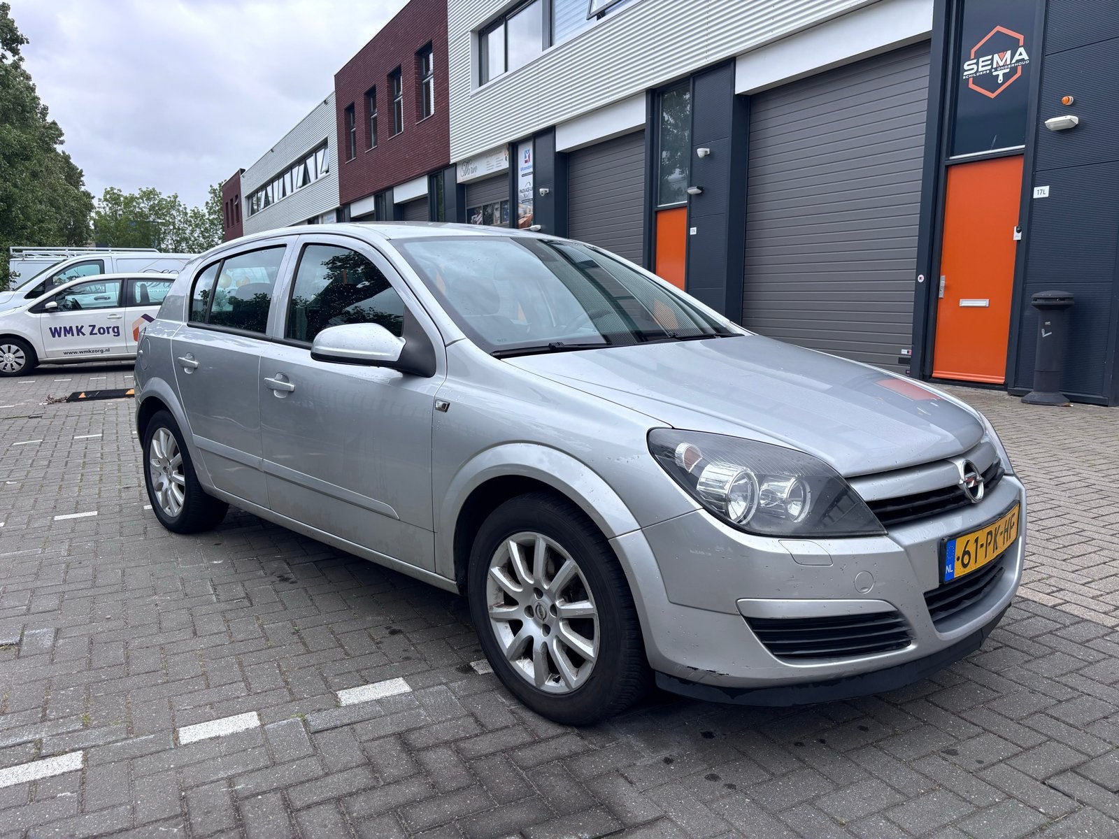 Opel Astra 1.4 16V 5D 2004 Grijs/NEW APK/AIRCO/CRUISE, Voorwielaandrijving, 15 km/l, 4 cilinders, 49 €/maand