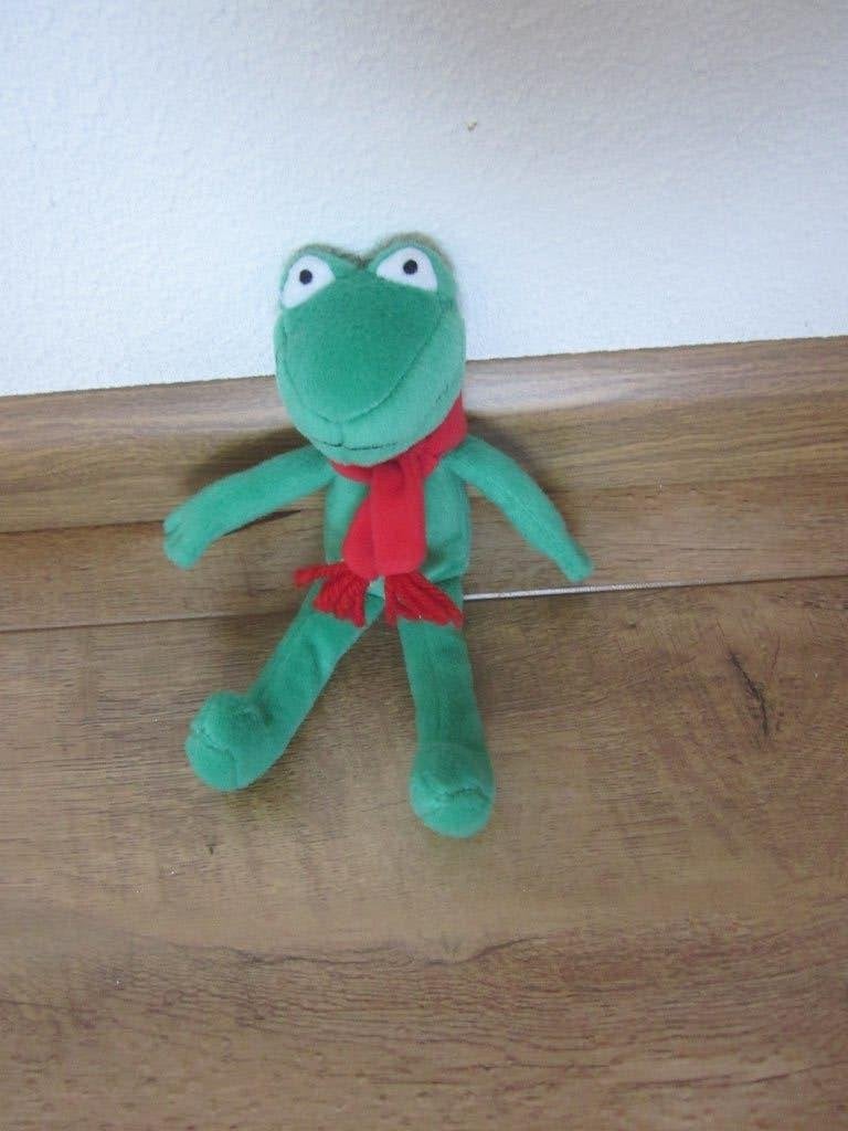 Groen glad pluche kikker Max Velthuijs met rode sjaal knuffe, Kinderen en Baby's, Speelgoed | Knuffels en Pluche, Kikker, Groen