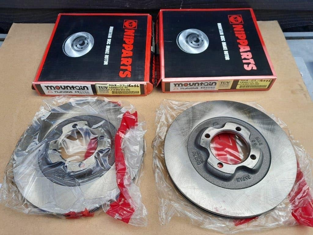 SET REMSCHIJVEN - NIEUW / NOS - MAZDA 323 BF - GT TURBO 4WD, Auto-onderdelen, Verzenden, Nieuw, Mazda