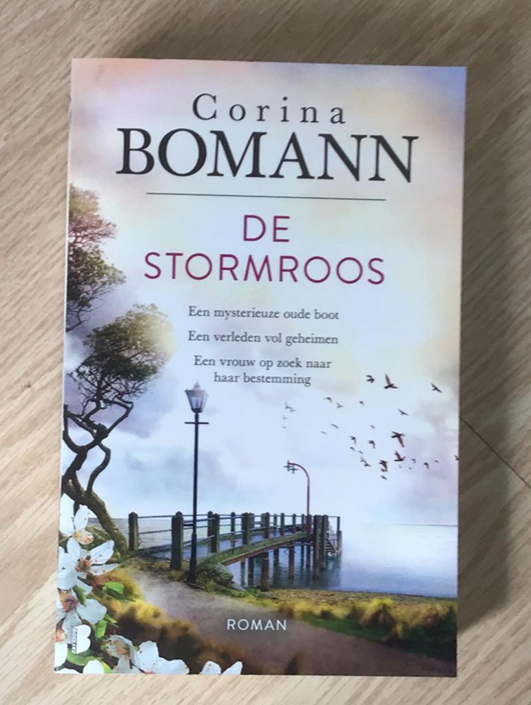 Corina Bomann - De stormroos, Boeken, Romans, Zo goed als nieuw, Ophalen of Verzenden