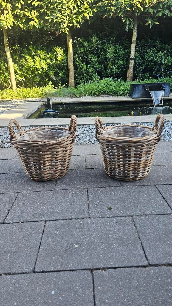 2x Rotan Manden Leenbakker - Zo goed als nieuw!, Huis en Inrichting, Woonaccessoires | Schalen en Manden, Mand, Ophalen of Verzenden