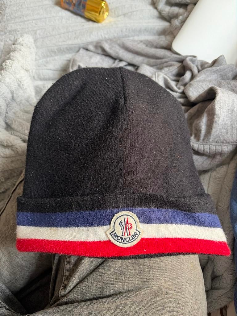 Moncler muts zwart met rood, wit, blauw, Ophalen of Verzenden, Gedragen, Muts