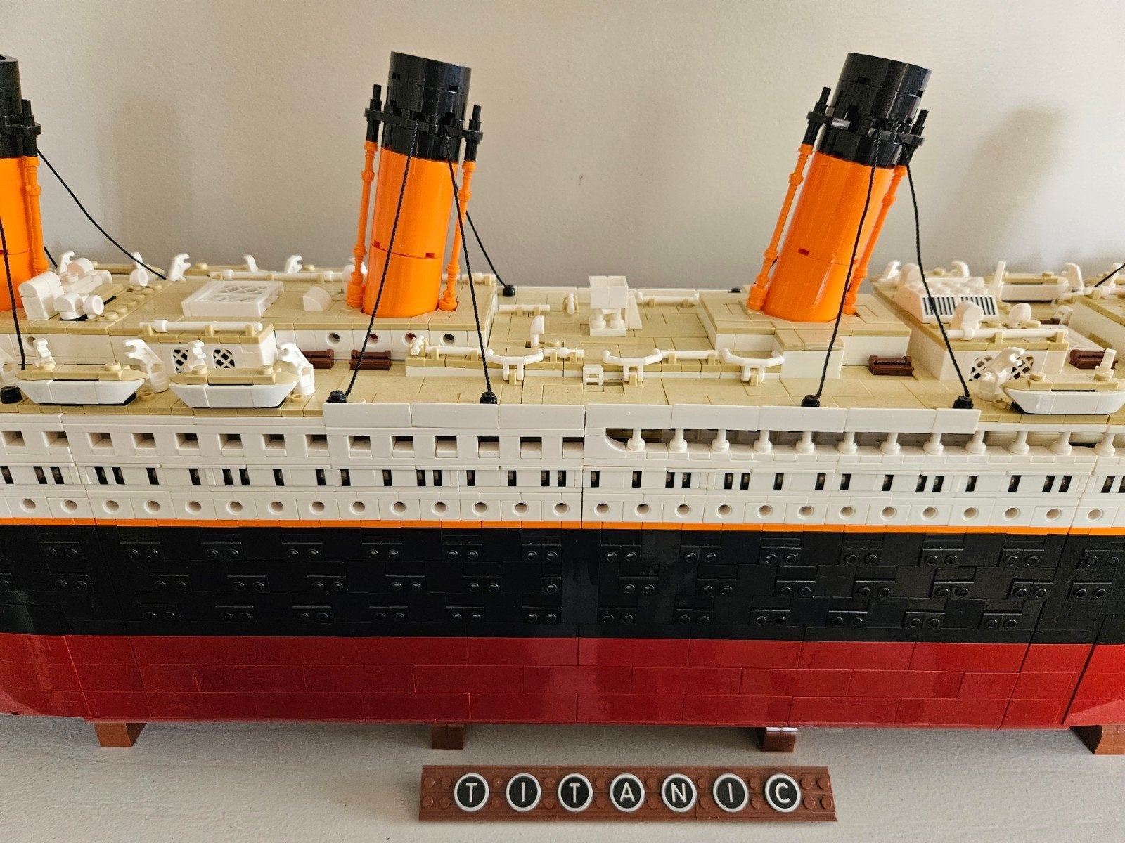 Foto 3 van Grote bouwset Titanic schip met handleiding (Niet van LEGO)