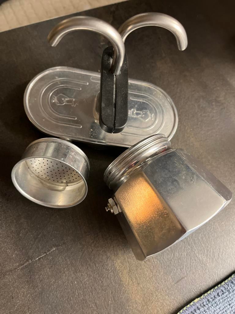 Originele Bialetti expresso apparaatje voor 2 kopjes, Gebruikt, Overige modellen, Gemalen koffie, Ophalen of Verzenden