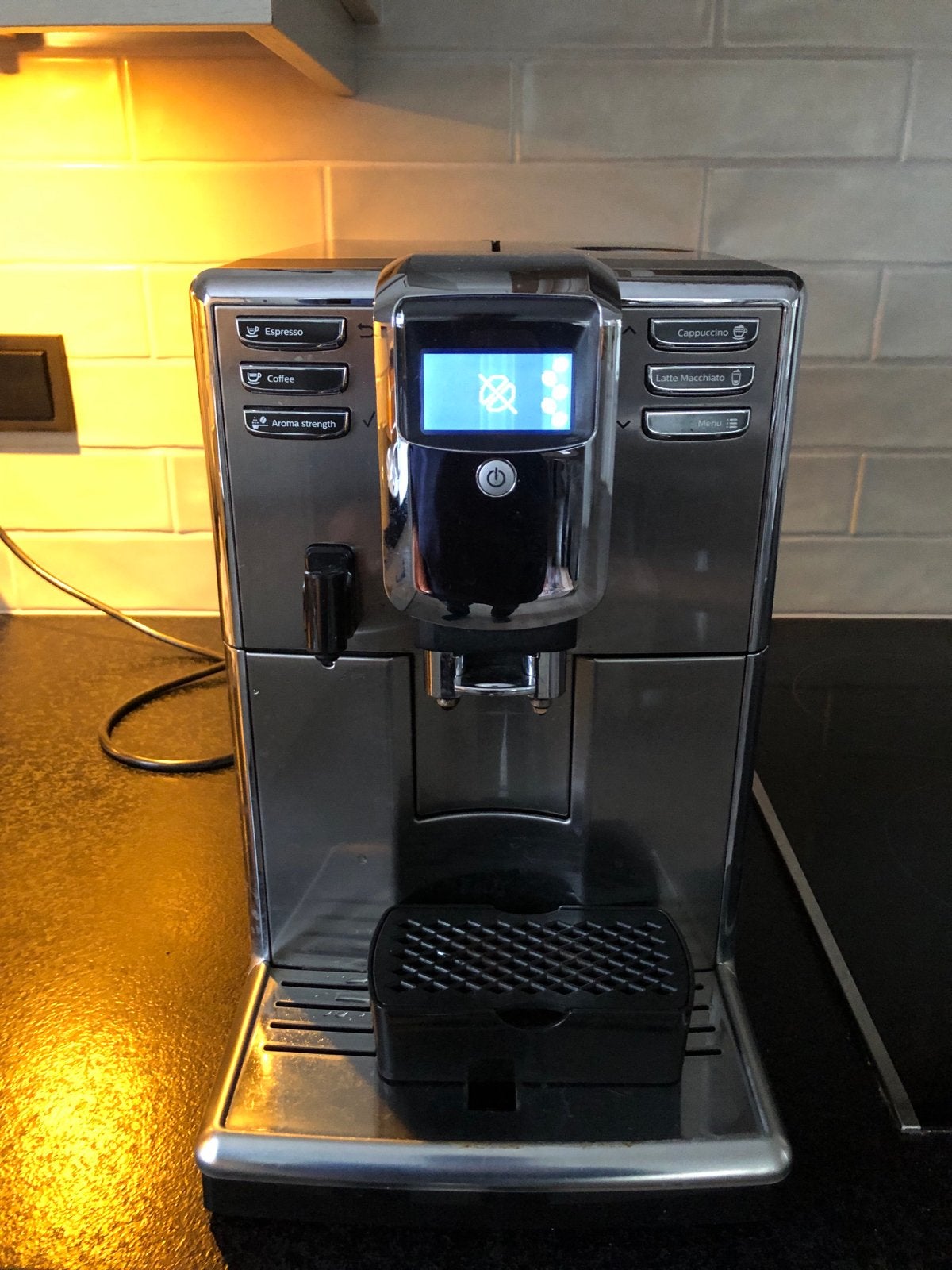 Siemens EQ.6 Plus S300 Volautomatische Espressomachine, Witgoed en Apparatuur, Koffiezetapparaten, Afneembaar waterreservoir, Espresso apparaat