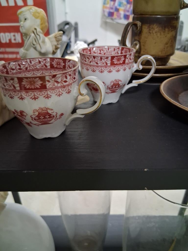 Set van 2 vintage theekopjes met rood bloemmotief, Ophalen of Verzenden