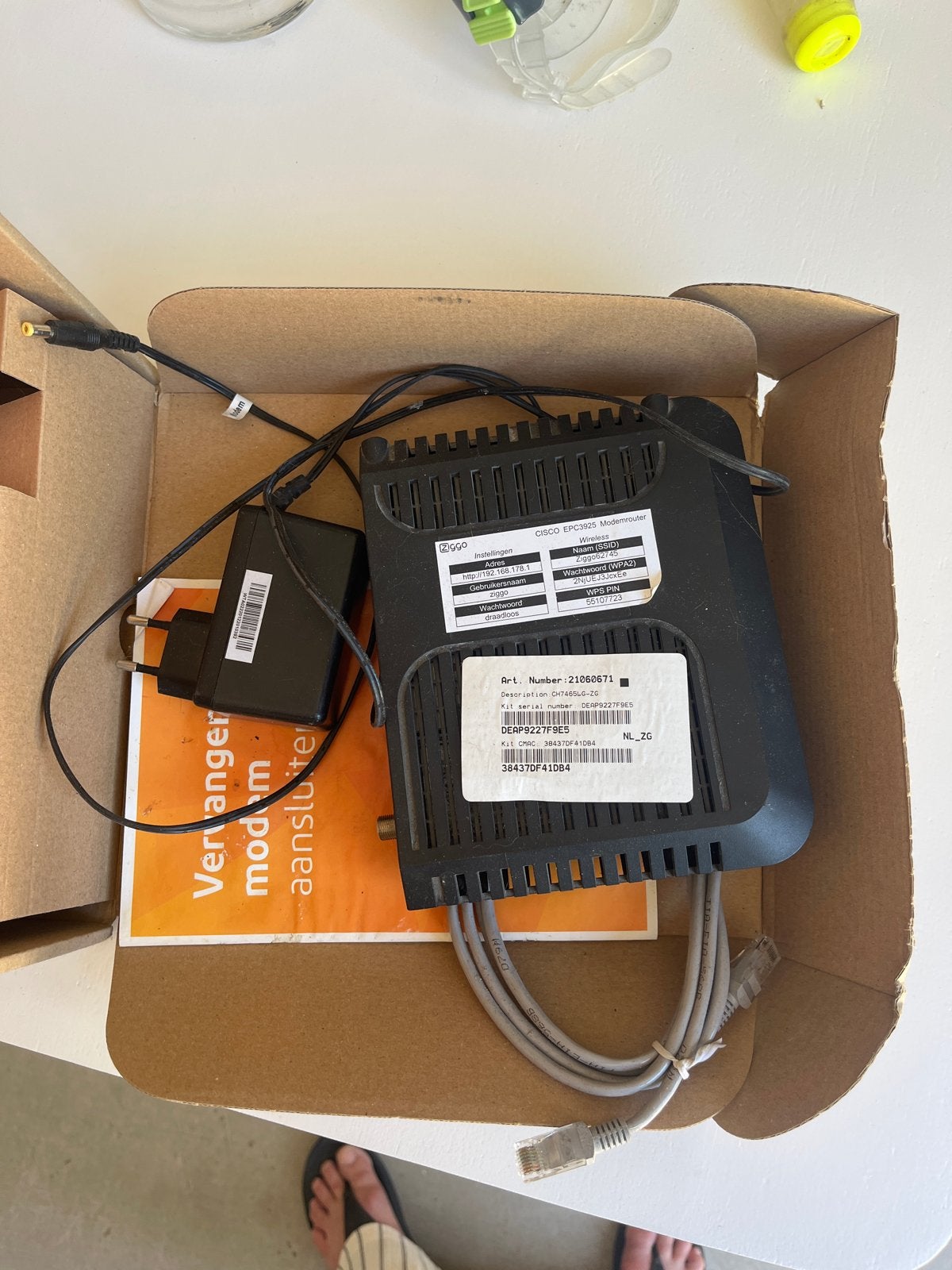 Cisco EPC3925 EuroDocsis 3.0 Kabelmodem Router Ziggo, Ophalen of Verzenden, Gebruikt, Router met modem
