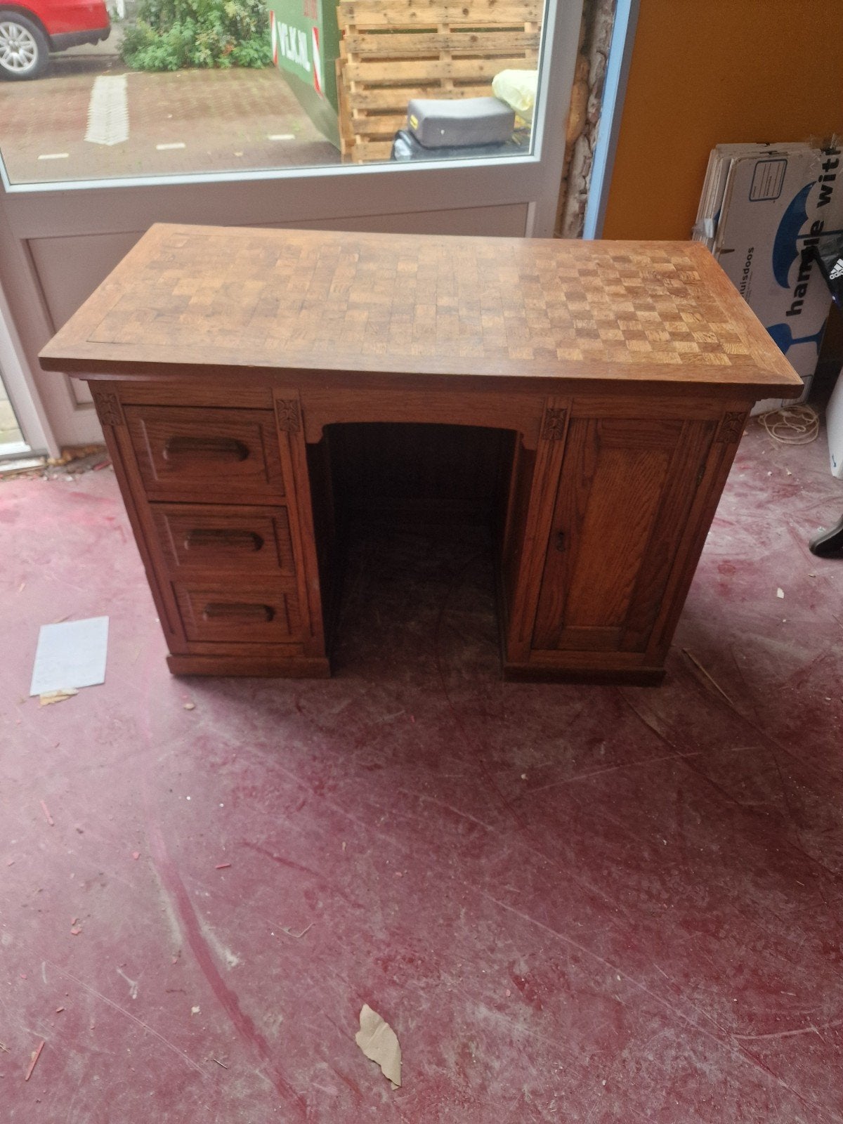 Antiek houten bureau met lades en opbergruimte, Huis en Inrichting, Ophalen, Gebruikt, Hout, Antiek