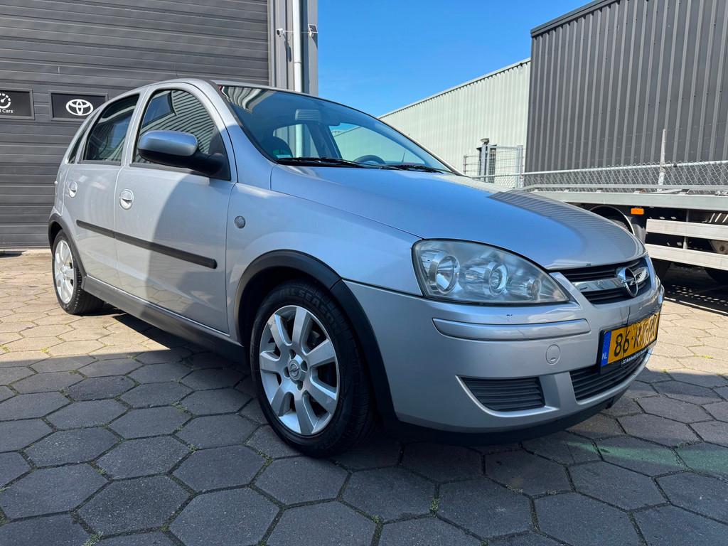 Opel Corsa 1.2-16V Silverline - 5 Deurs - Airco - Lage km /, Voorwielaandrijving, Gebruikt, 4 cilinders, 1229 cc