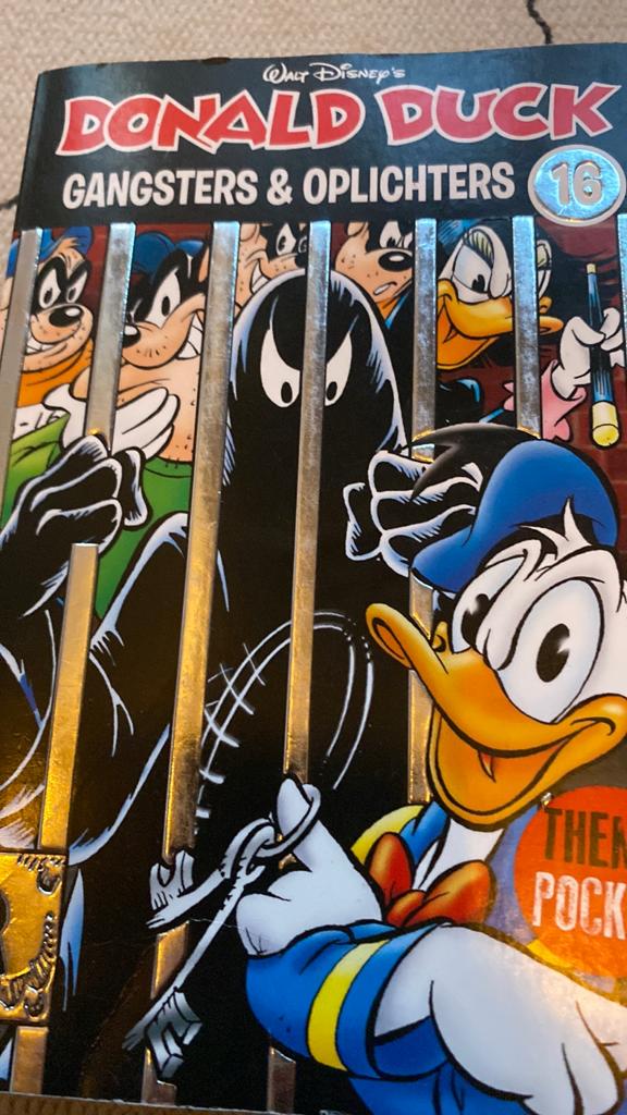Donald duck thema pocket 16 gangsters en oplichters, Meerdere comics, Ophalen of Verzenden, Zo goed als nieuw, Europa