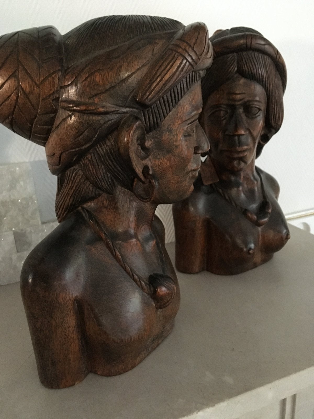 Afrikaanse bustes, Ophalen