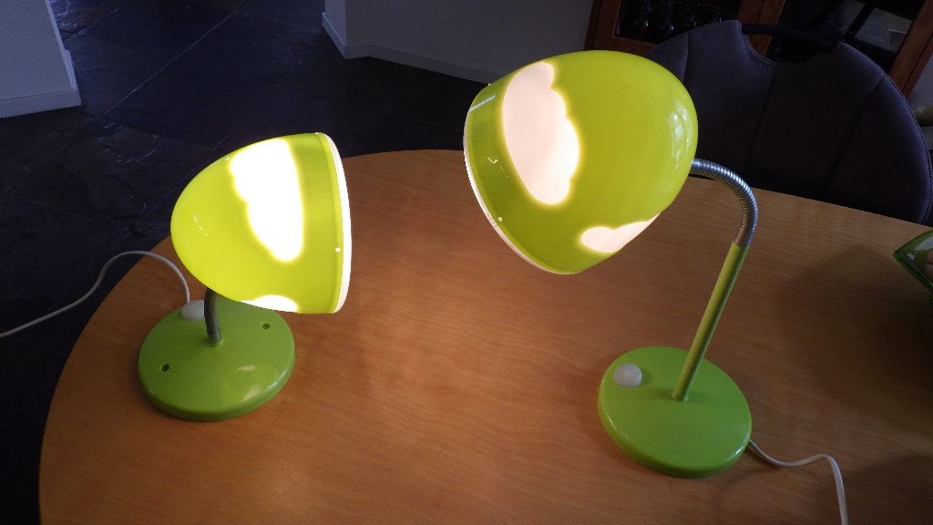 twee Ikea Skojig bureau- en wandlamp in de kleur groen, Huis en Inrichting, Lampen | Tafellampen, Overige typen, Gebruikt, Vintage