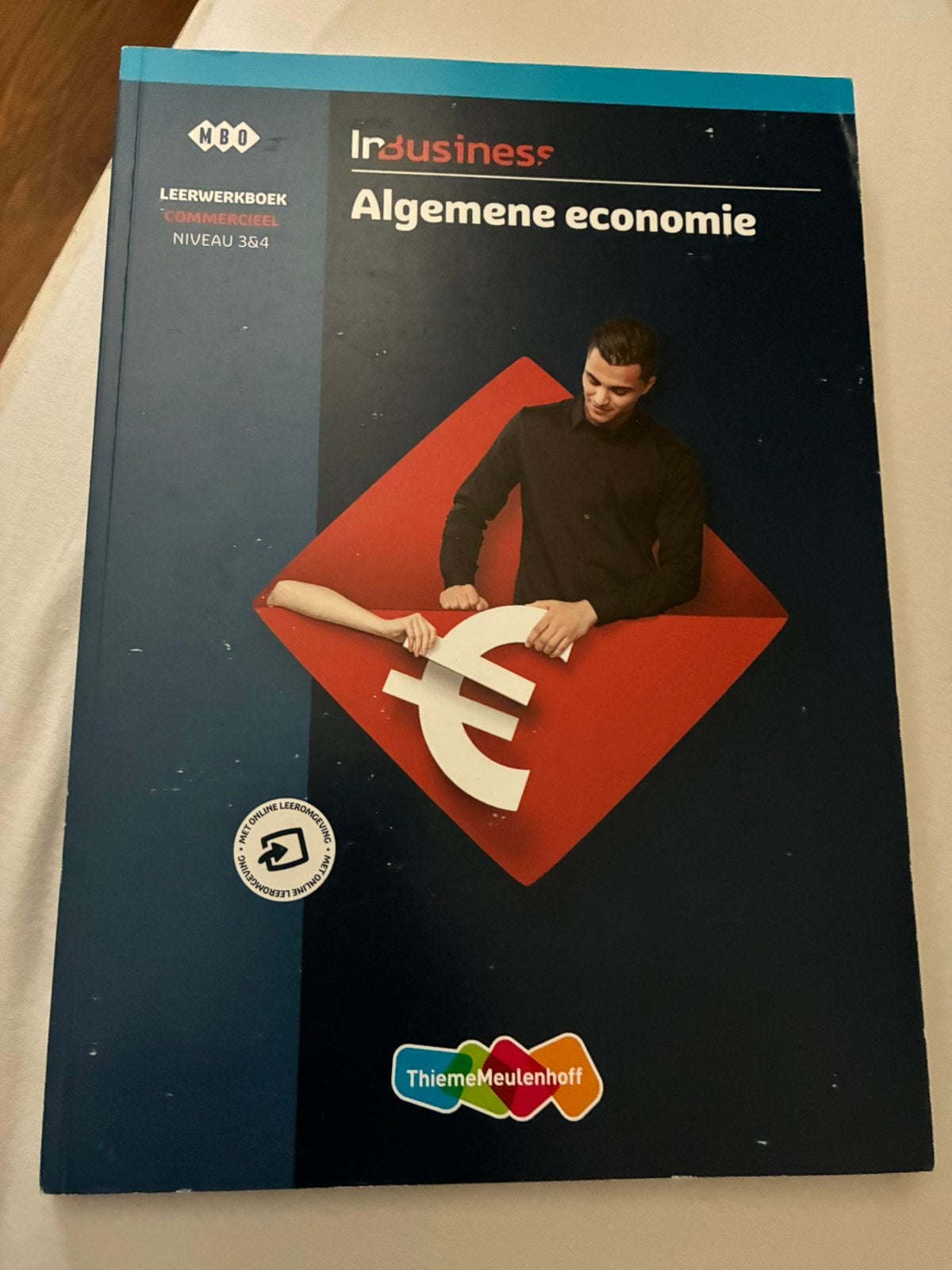 Algemene economie InBusiness Leerwerkboek, Ophalen of Verzenden, Gelezen, Overige niveaus, Economie