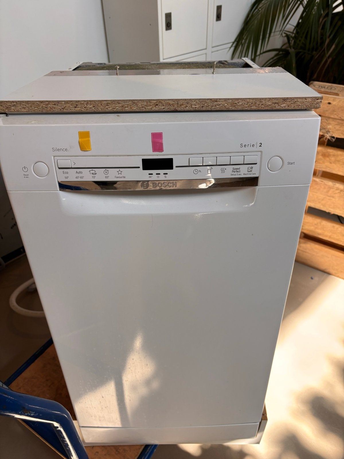 Bosch Serie 2 Vaatwasser - Wit, Gebruikt (7 maanden oud), Witgoed en Apparatuur, Vaatwasmachines, Ophalen, Gebruikt, Minder dan 85 cm