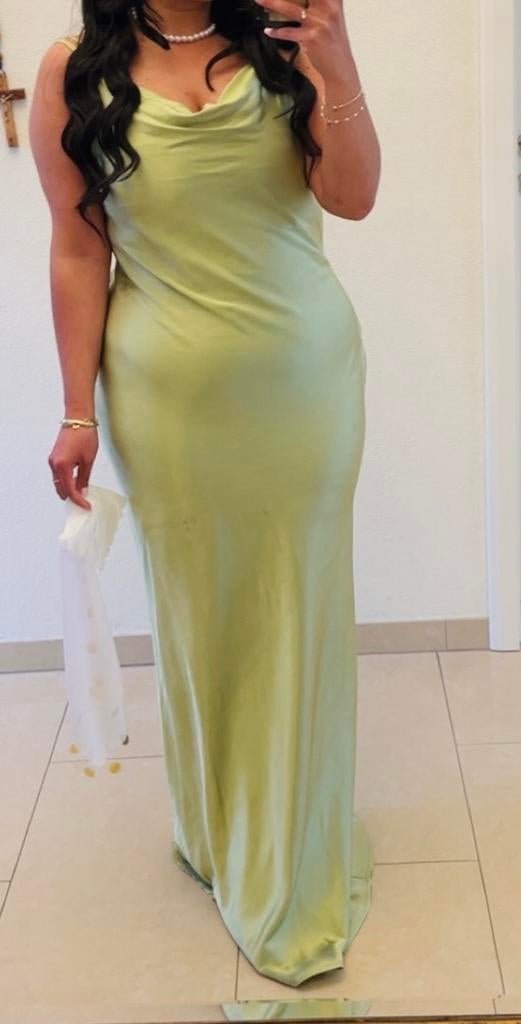 Lichtgroene satijnen maxi jurk Boohoo, maat 46 (ook 44), Kleding | Dames, Jurken, Maat 46/48 (XL) of groter, Ophalen of Verzenden