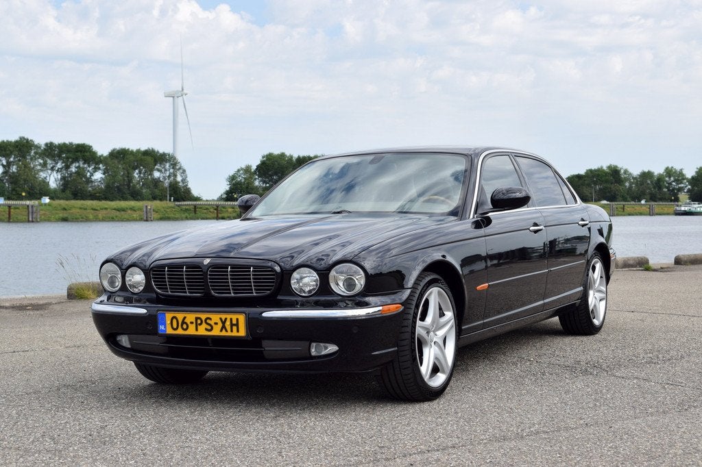 Jaguar XJ 4.2 V8 Sovereign LWB (bj 2004, automaat), Auto's, Automaat, Gebruikt, 8 cilinders, Zwart