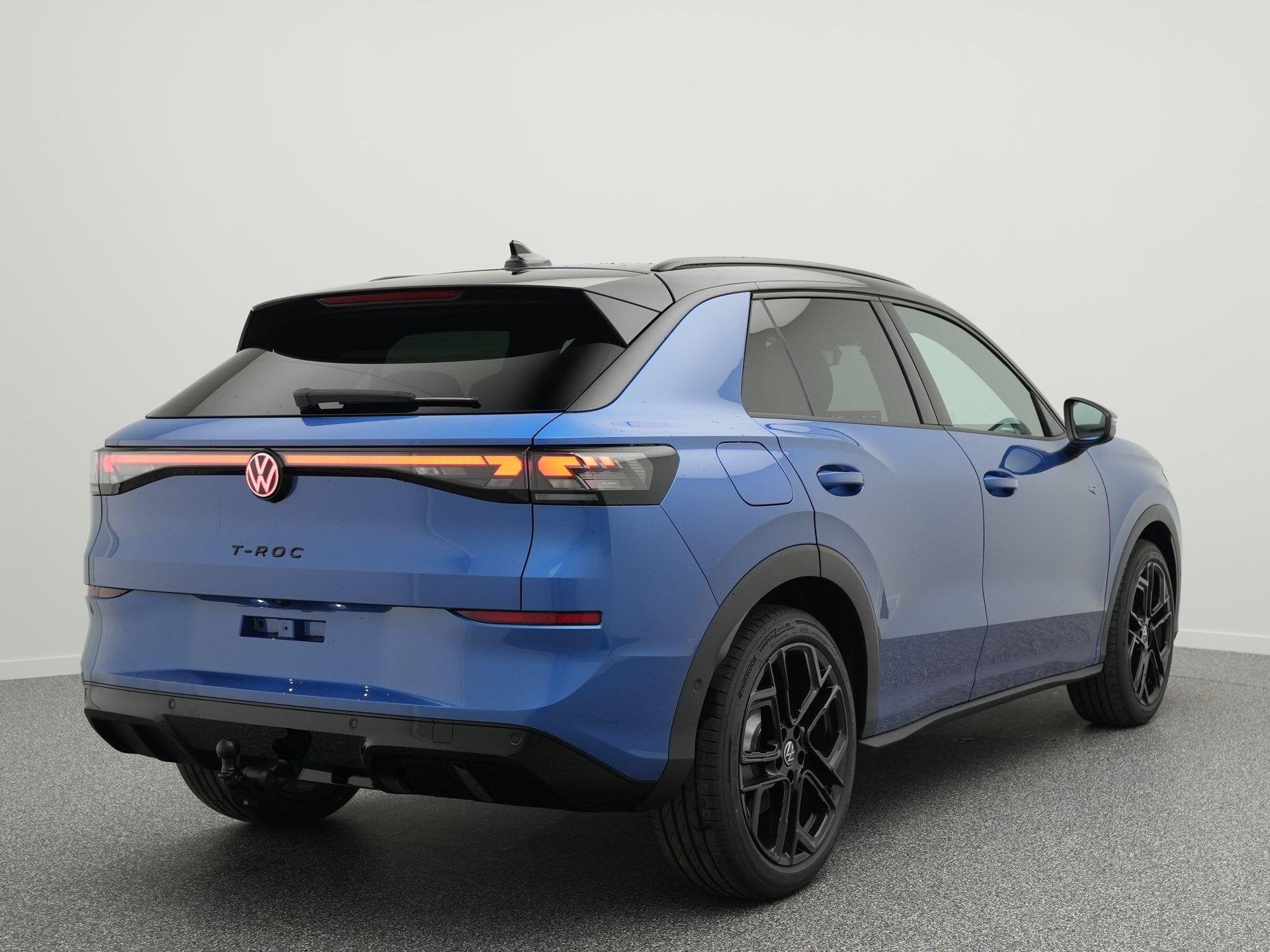 Volkswagen T-Roc R-Line First Edition 1.5 eTSI 150 PK SUV |, Auto's, Volkswagen, 1374 kg, 1498 cc, 4 cilinders, 150 pk