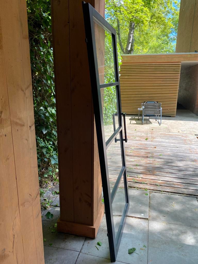 Stalen binnendeur met glas, rechtsdraaiend, Doe-het-zelf en Verbouw, Deuren en Horren, Gebruikt, 80 tot 100 cm, Binnendeur, Ophalen of Verzenden