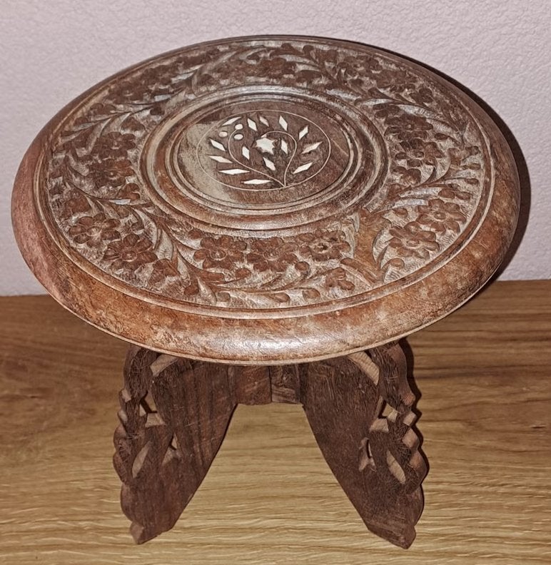 Decoratieve Aziatisch houten bijzettafeltje met inlegwerk, Hout, Bruin, Ophalen of Verzenden, Indonesië